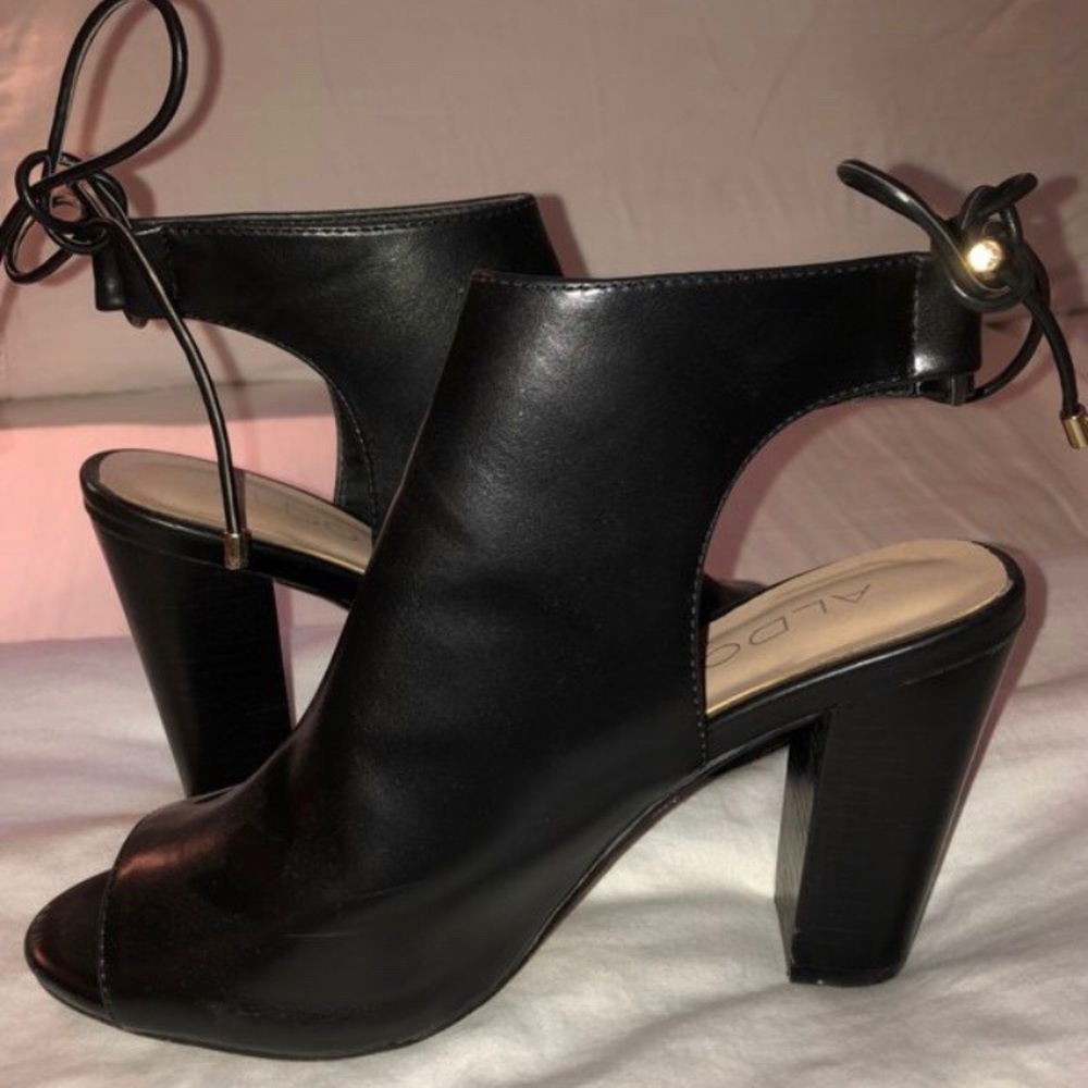 ALDO Tie back wedges